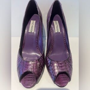 Steve Madden Violet Textured Peep Toe Heels